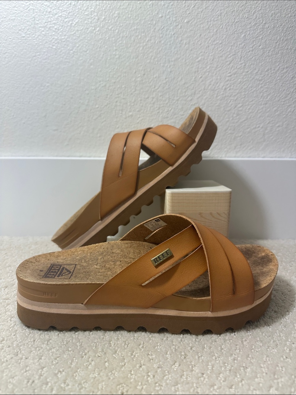 Reef Platform Sandals Criss Cross Straps Womens 8 - Picture 4 of 8